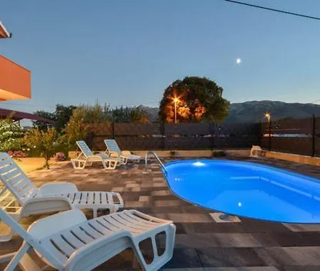 Petra Villa